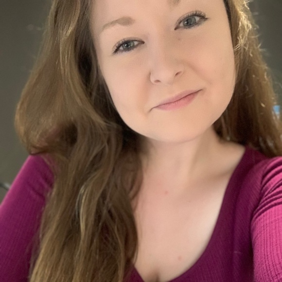 Meet your Posher, Allison - Picture 1 of 1
